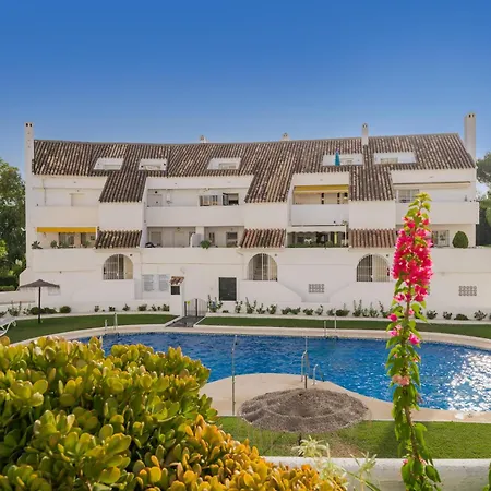 Luxury El Dorado Puerto Banus, Nueva Andalucia, 4 Bedrooms Apartment Marbella